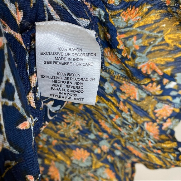 🌷SOLD🌷Sleevless V neck boho top size M - Picture 7 of 7